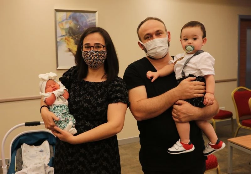 Karaciğer naklinden sonra 2 bebek dünyaya getirdi, literatüre girdi
