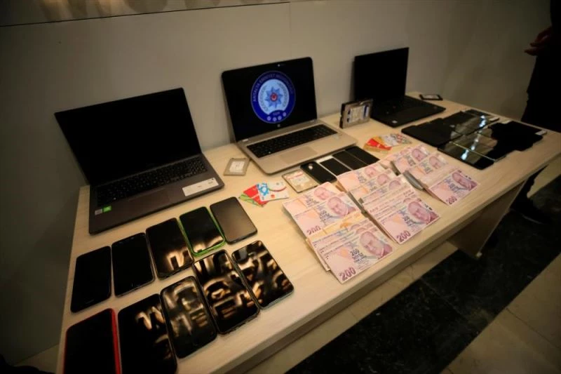 Antalya merkezli sosyal medyadan bahis dolandırıcılığı operasyonunda ele geçirilenler sergilendi