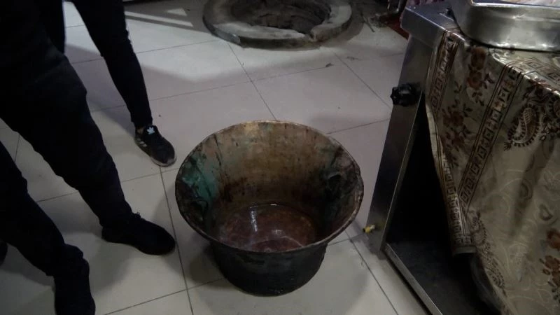 (Özel) Büryan etinin yağından yapılan avşor çorbası kahvaltının vazgeçilmezi
