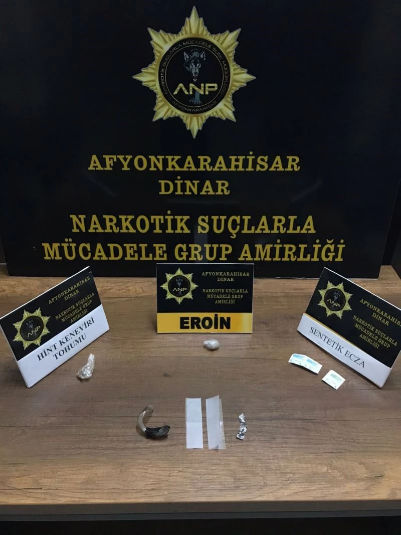 Torbacının evine yapılan baskında uyuşturucu maddelere ele geçirildi
