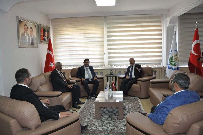 Özdağ’dan , ETB Başkanı Oral’a ziyaret
