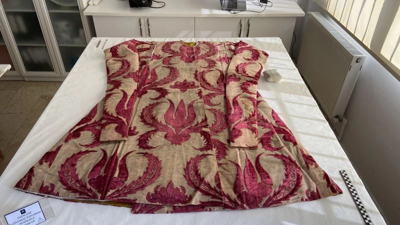 Kanuni Sultan Süleyman’ın 16. yüzyıla ait tören kaftanı restore ediliyor
