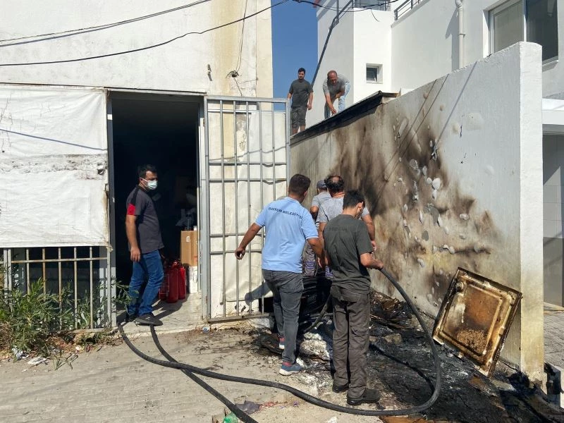 İşyerleri arasında çıkan yangın büyümeden söndürüldü
