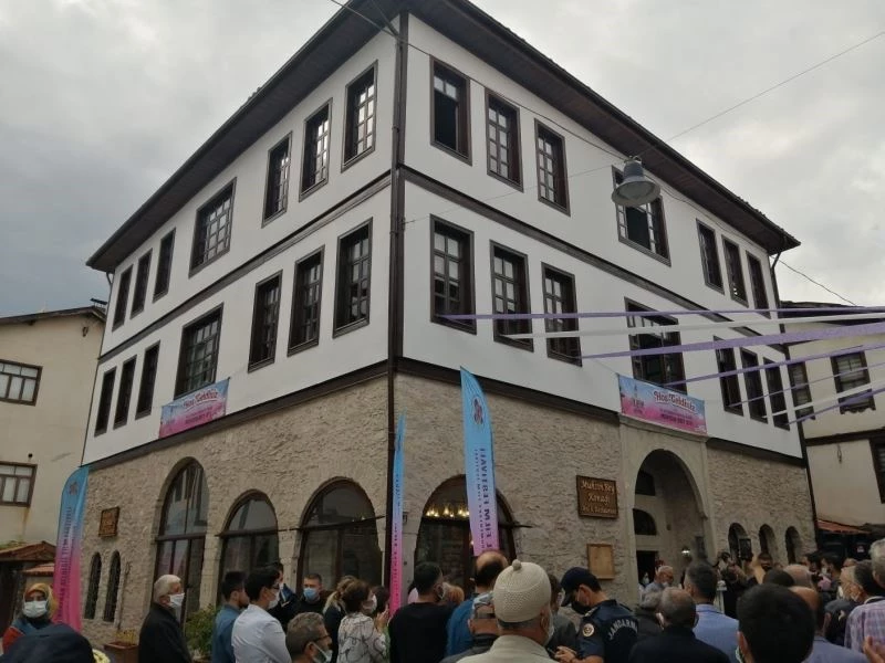 182 yıllık tarihi konağa 