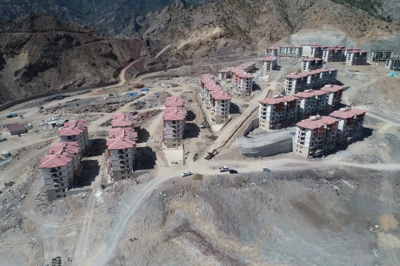 Yusufeli ilçe merkezinin taşınacağı yeni yerinde çalışmalar tüm hızıyla devam ediyor
