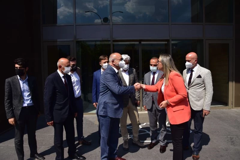 AK Parti’li Ceyda Bölünmez Çankırı Manisa’da temaslarda bulundu
