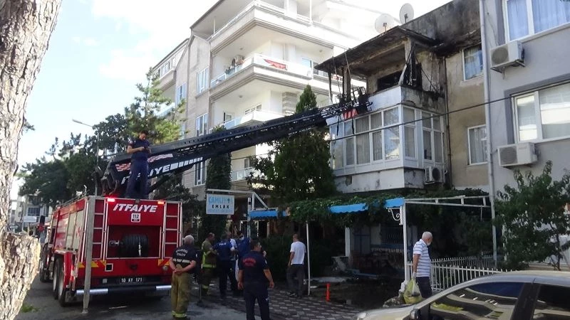 Tatil beldesindeki ev böyle alevlere teslim oldu

