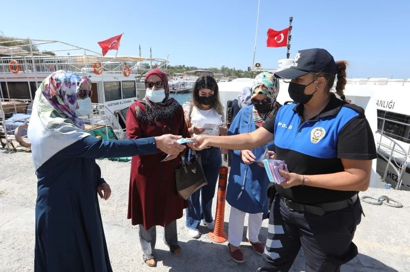 Kadınlar Akdamar Adasını gezdi
