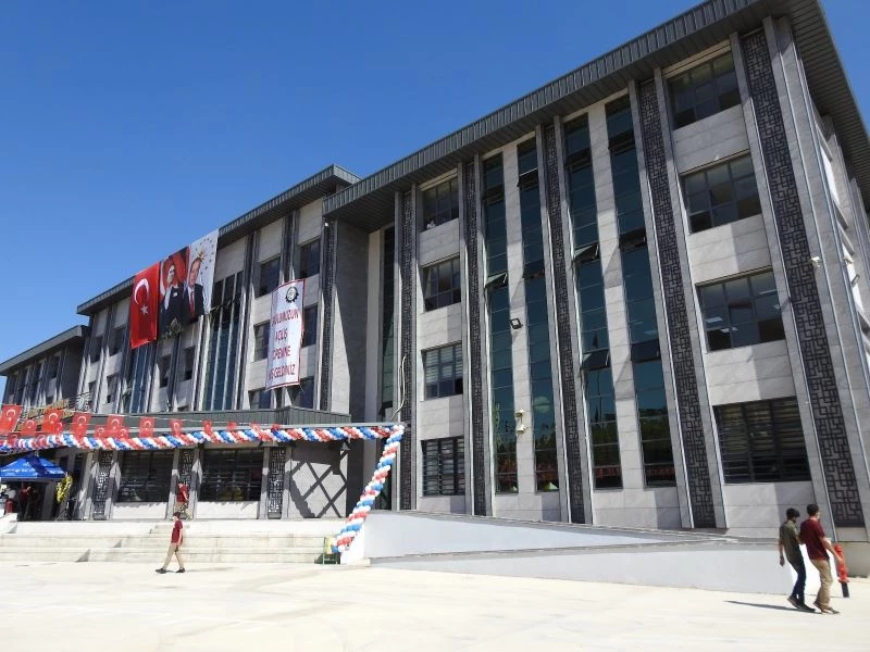 Topçuoğlu’ndan Gaziantep’e bir okul daha
