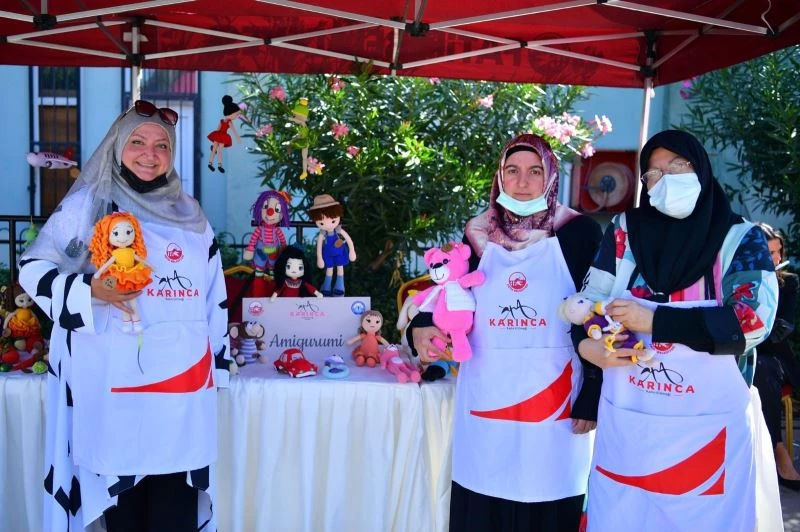 Karınca kadın el emeği kursundan bin 500 kursiyer mezun oldu
