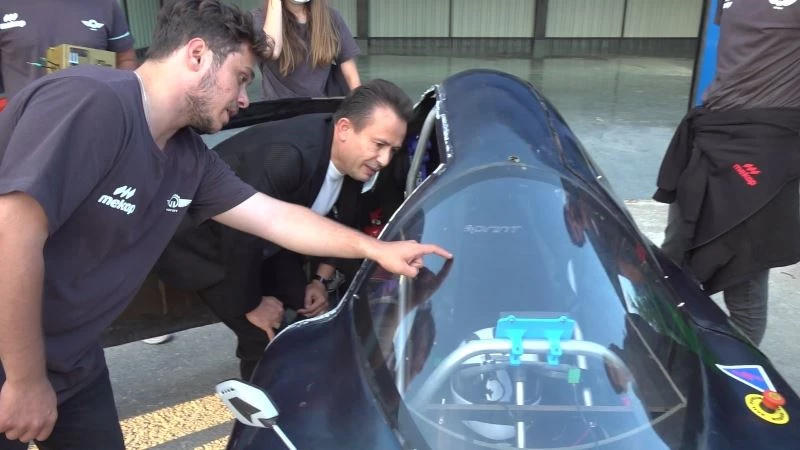 TEKNOFEST Elektrikli Araç Yarışları’nda 3 dalda ödül alan öğrencilere Başkan Yazıcı’dan özel destek
