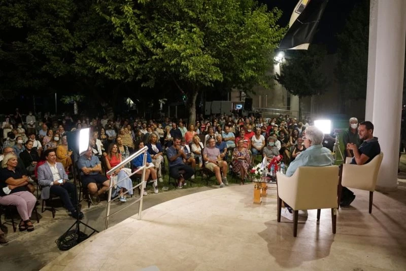 Zülfü Livaneli edebiyatseverlerle buluştu
