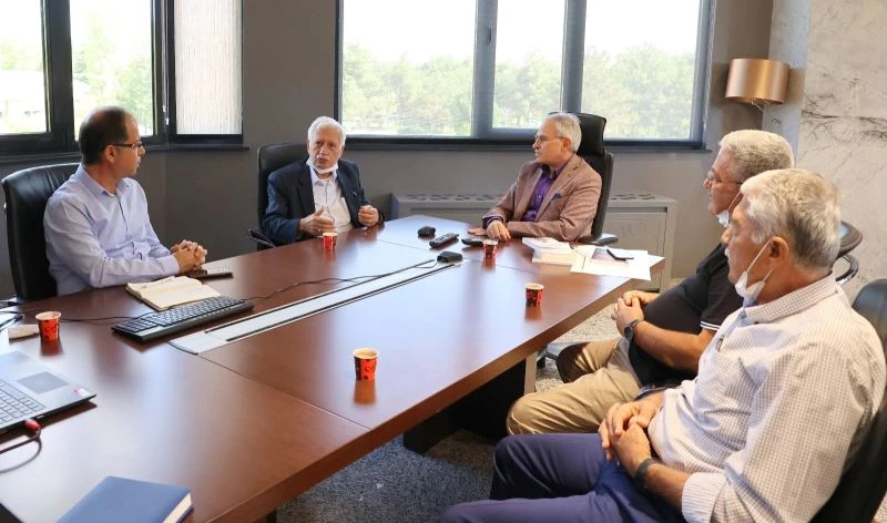 Eski Bakan Dinçerler’den Rektör Prof. Dr. Özaydın’a ziyaret
