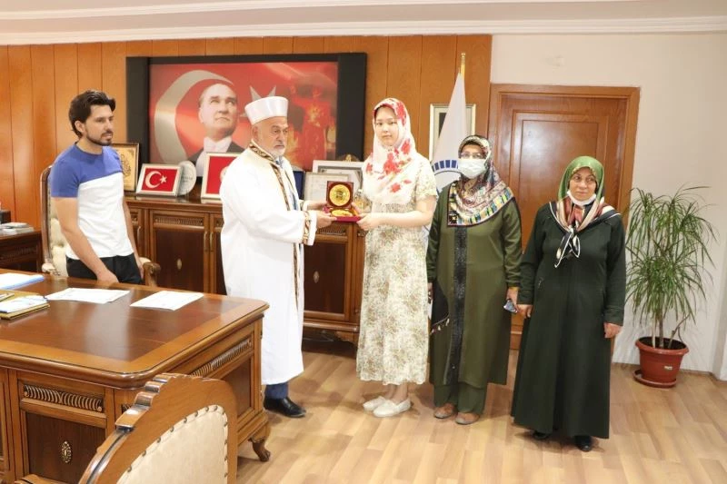 Güney Koreli Yoonsun Ya Müslüman olup Ayşe ismini aldı
