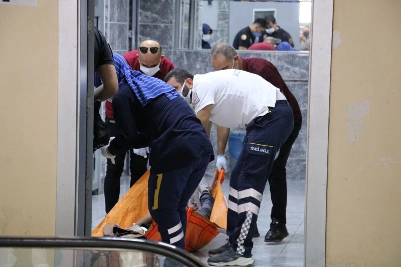 Uyuşturucu kullandığı tuvalette fenalaştı
