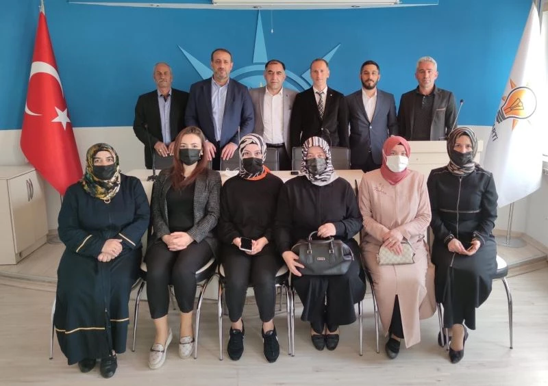 AK Parti Bayburt İnsan Hakları Başkanlığı, Menderes, Zorlu ve Polatkan’ı idam edilişlerinin 60. yılında andı
