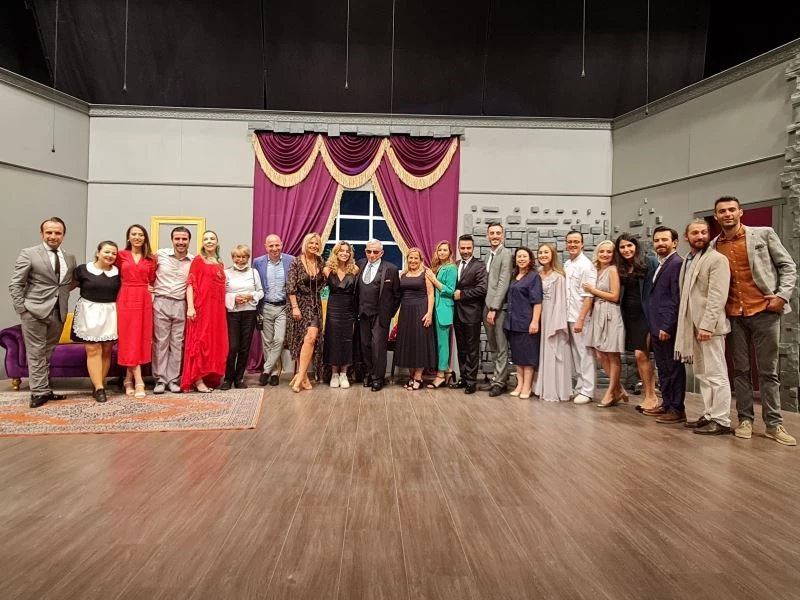 Sahne Tozu Tiyatrosu perdelerini açtı
