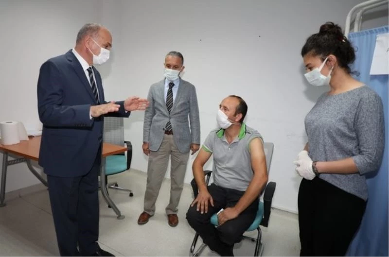 10 günde bin 377 genç aşılandı
