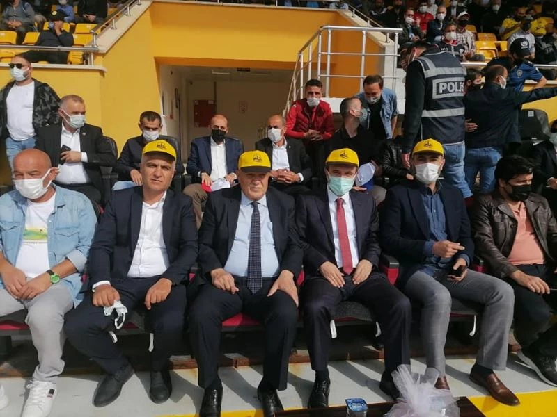 Bayburt Özel İdarespor kendi evinde galip
