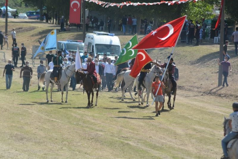40. Karapürçek Rahvan At Yarışları’nda 220 at yarıştı

