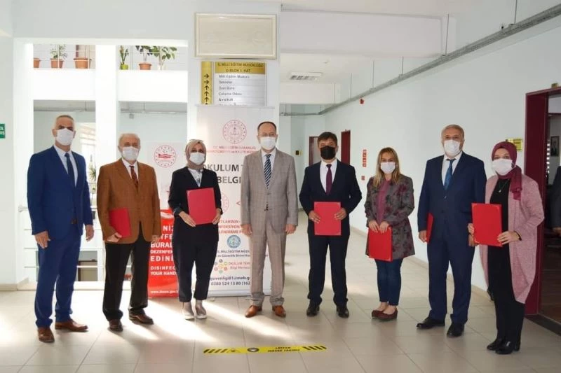 Hijyen şartlarını tamamlayan okullar belgelerini aldı
