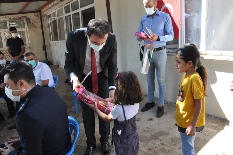 Sason Kaymakamı Mete, gazi ve şehit yakınlarıyla bir araya geldi

