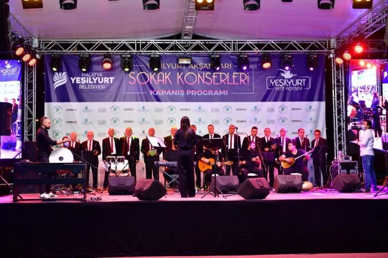 Yeşilyurt’taki sokak konserlerinde renkli görüntüler
