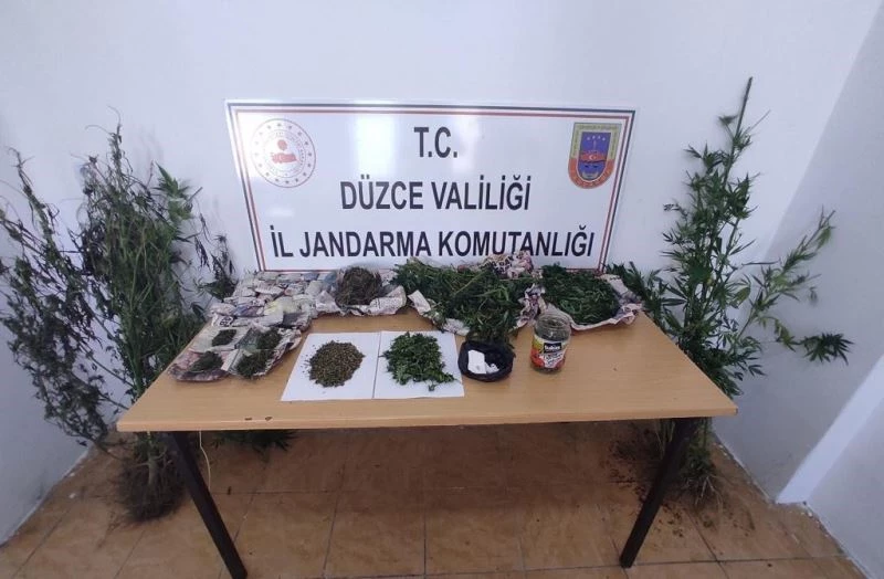 Bin 858 gram kubar esrar ele geçirildi
