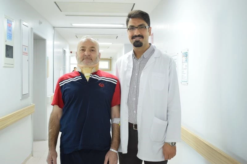 Topallayarak geldiği hastaneden yürüyerek çıktı
