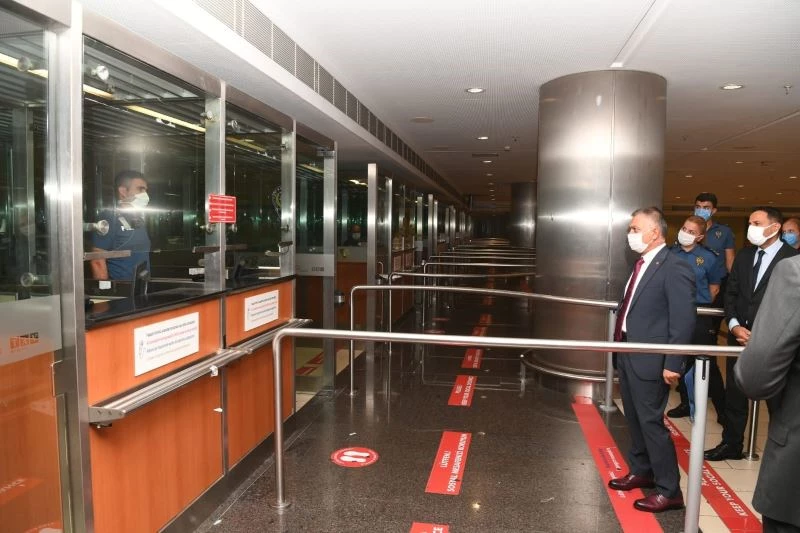 Vali Yazıcı yapımı tamamlanan Dış Hatlar-2 Terminali’ni inceledi
