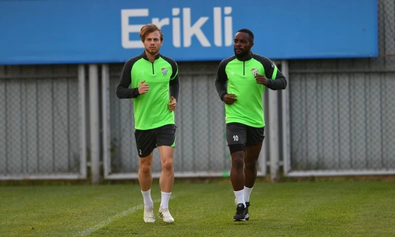 Bursaspor’da İsmail Çokçalış ve Reagy Ofosu takımdan ayrı çalıştı
