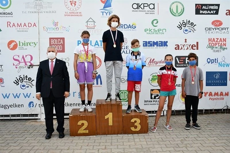 Yelken yarışlarında sporcular ödüllerine kavuştu
