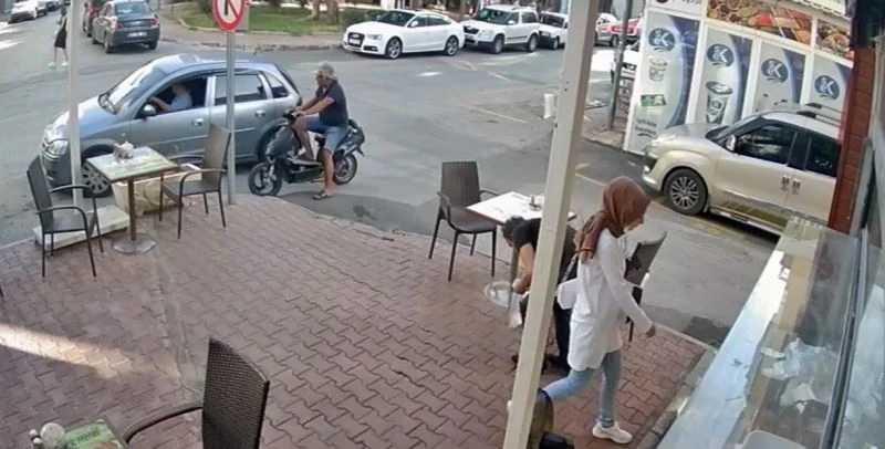 Yere düşürülen cüzdanı, kendi cüzdanıymış gibi aldı
