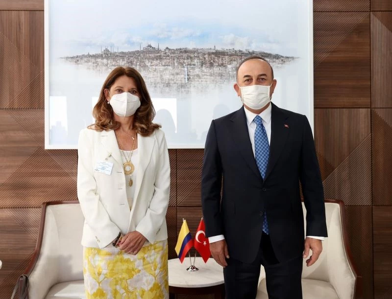 Bakan Çavuşoğlu, Kolombiyalı ve Venezuelalı mevkidaşları ile bir araya geldi
