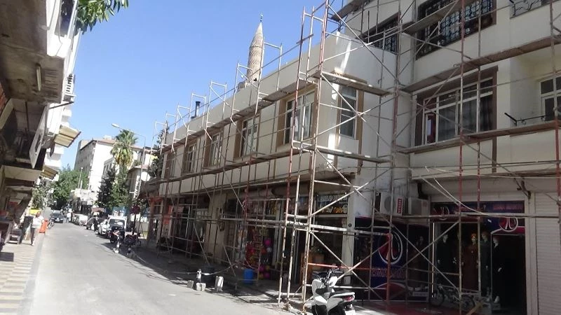 Dış cephe giydirme çalışmaları tam gaz sürüyor
