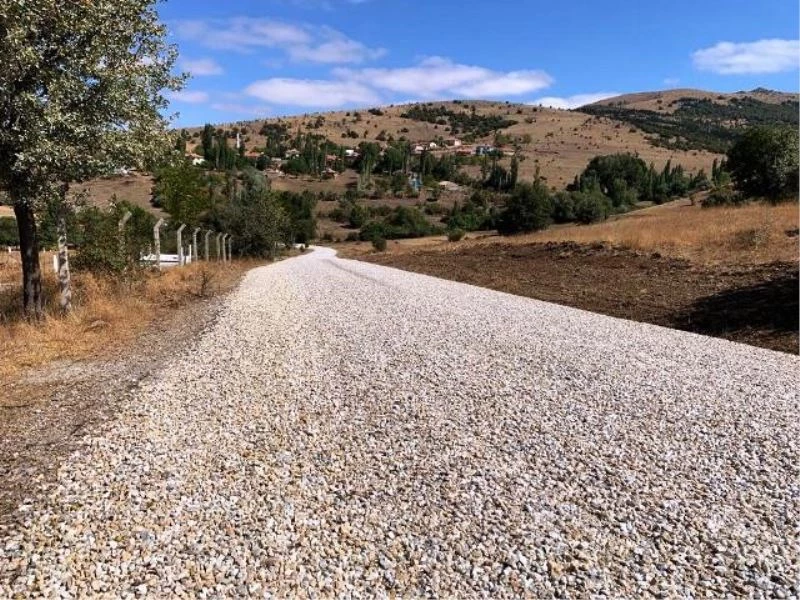 Akçakent Yetikli-Çiçekdağı Boğazevci ve Devreceli Yol Çalışmaları Tamamlandı
