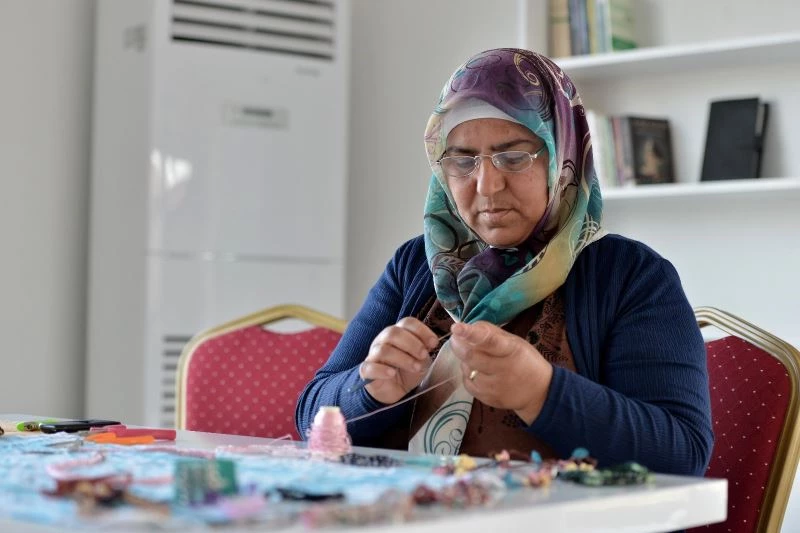 Asayiş olaylarıyla anılan mahallede kadınlar üretiyor