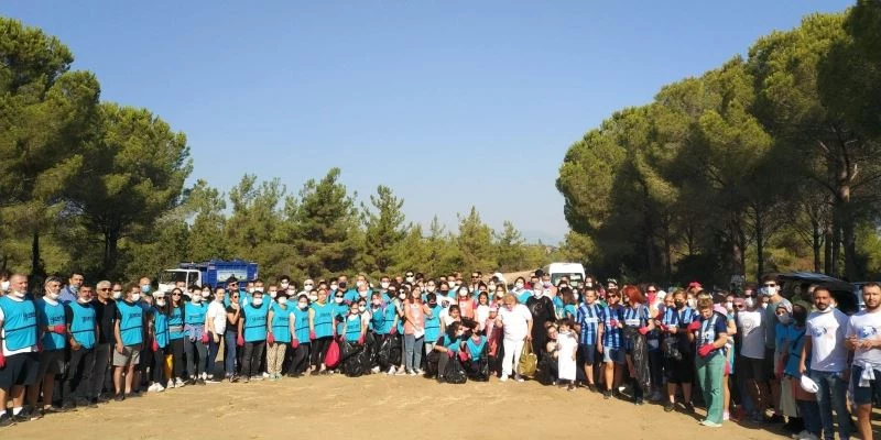 Doğaseverler, Dünya Temizlik Günü etkinliğinde çevreyi temizlediler