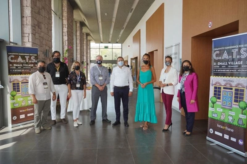 Cats of small village çocuklar için oyun konferansı Küçükköy’de başladı
