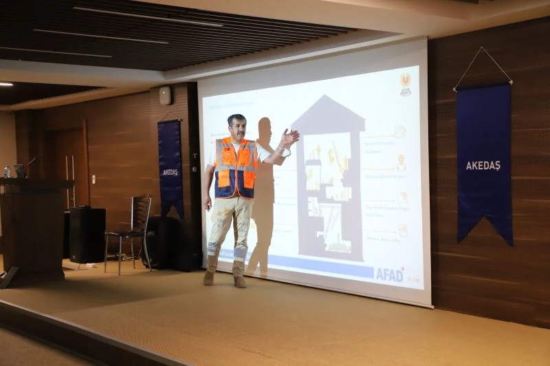 Akedaş Elektrik Dağıtım A.Ş. personeline afet eğitimi
