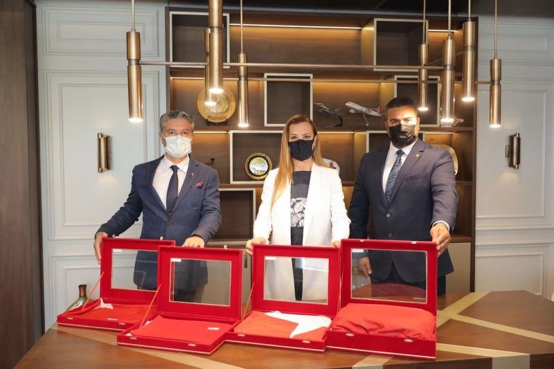 Sınırın sıfır noktasından DEÜ Bayrakbilim Müzesine kutsal emanet
