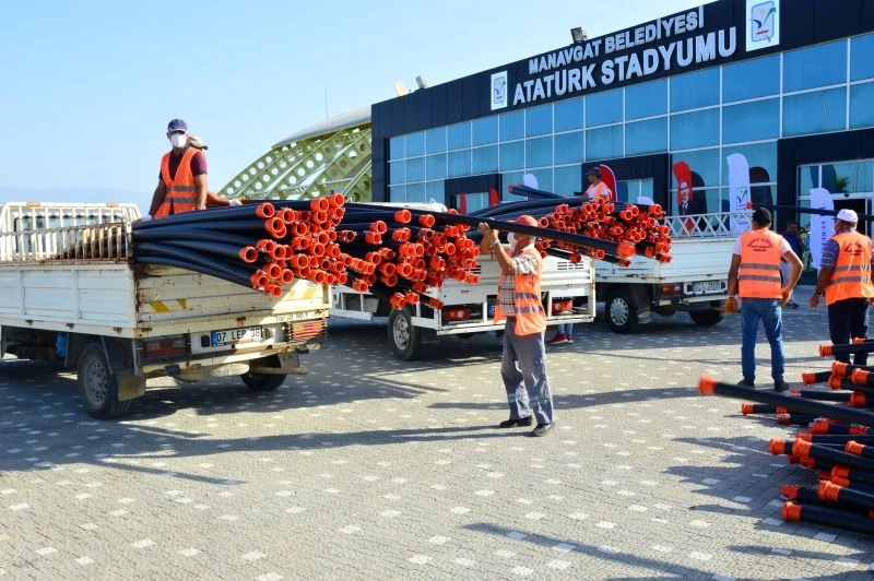 Yangınzede üreticilere sulama borusu desteği
