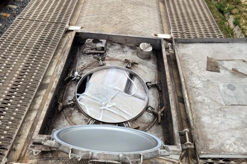 Polonya’da reçine taşıyan tanklara gizlenmiş 121 bin paket sigara ele geçirildi
