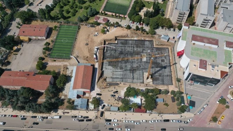 Rektör Göktaş, Diş Hekimliği Fakültesi ve Hastanesi şantiyesinde incelemelerde bulundu
