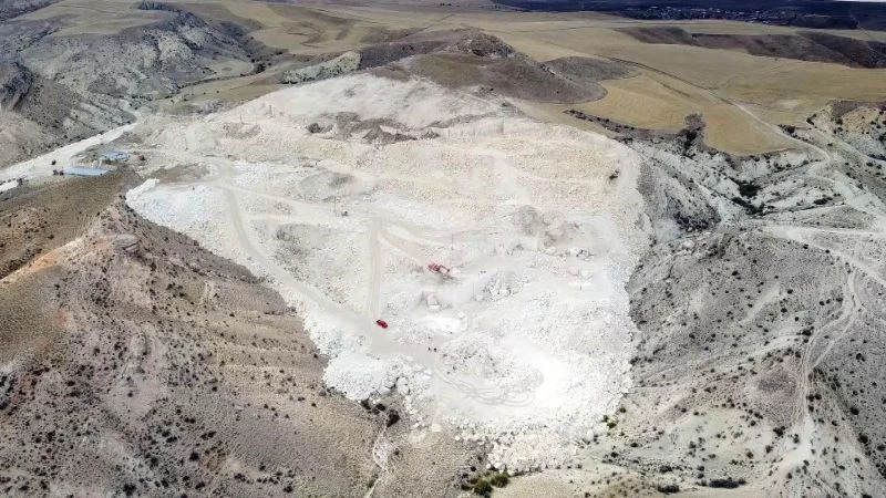 Anadolu Limra taşı, Kapodakya’nın mimarı yapısına uygun olarak binaların dış cephelerinde kullanılıyor
