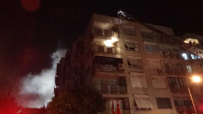 Yangından etkilenen Göztepe Hatayspor karşılaşması güçlükle tamamlandı