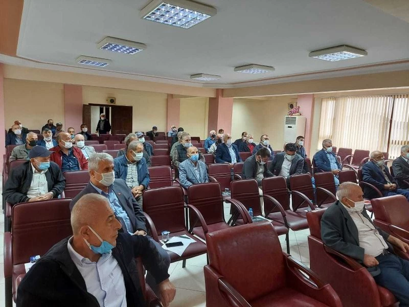 Mısır hasadında dane kaybının önüne geçebilmek için toplandılar
