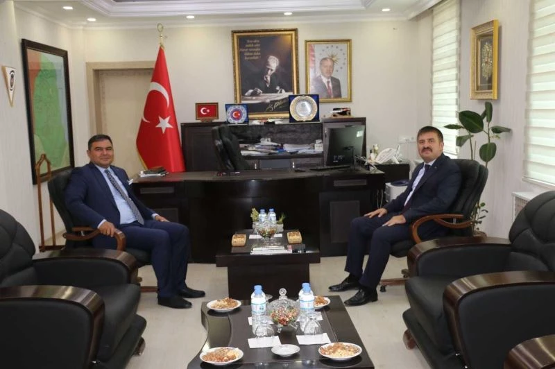 Iğdır Valisi Sarıibrahim ve Kaymakam Balcı üniversite yıllarını yad etti
