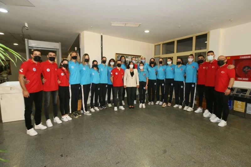 Başkan Çerçioğlu Balkan Kupası’nı kazanan Aydın’ın Sultanlarını ağırladı
