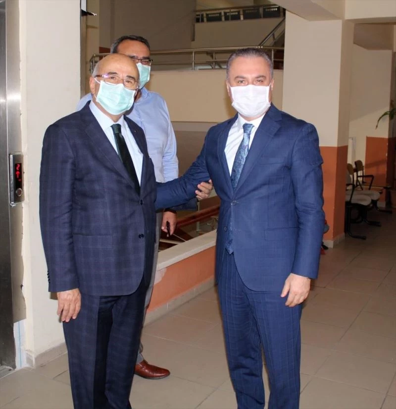 İYİ Parti Mersin Milletvekili Behiç Çelik Anamur Kaymakamı Bozdemir’i ziyaret etti